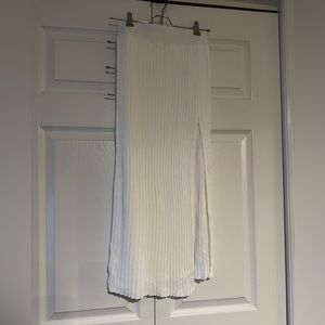 Aritzia knit white skirt.